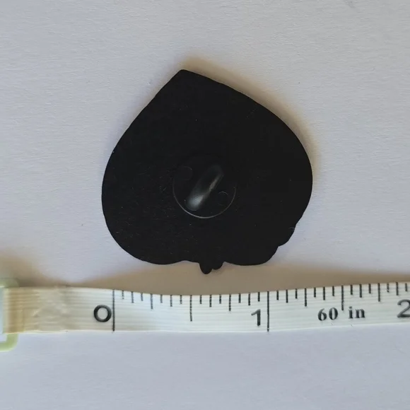 💚 Sailor Jupiter Heart Pin - Picture 4 of 5